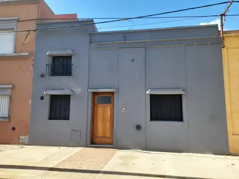 Venta casa céntrica Areco