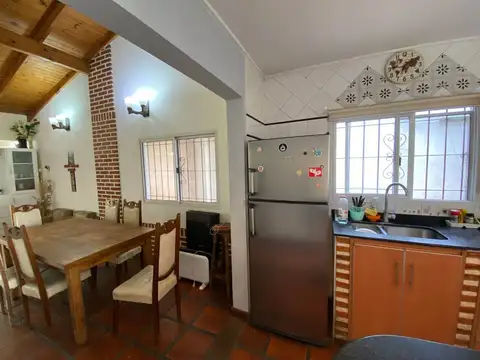 CASA EN VENTA EN TOLOSA 3 DORMITORIOS PILETA