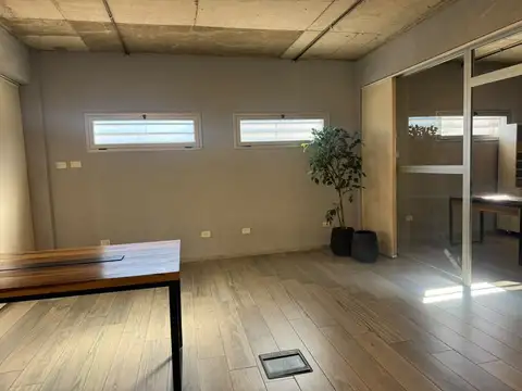 Oficina 4 ambientes con 2 baños