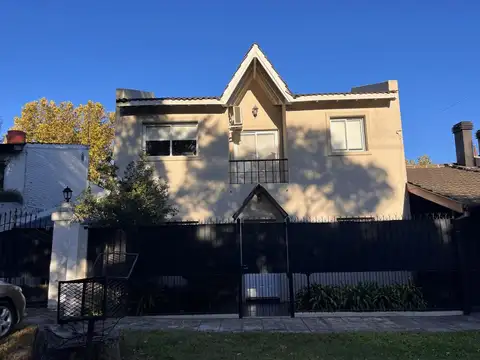 Casa en venta - Moreno al 2400 - Bella Vista