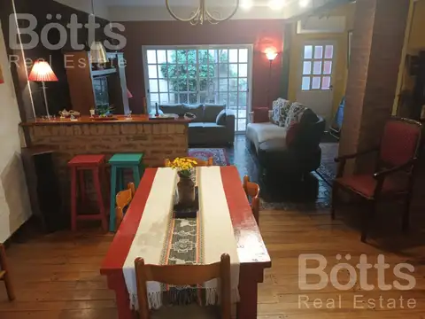 Depto Tipo Casa en Venta de 5 ambientes