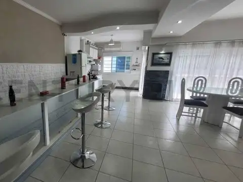 Casa en Venta con 10 cocheras