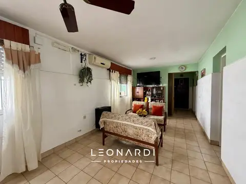 Casa 3 ambientes con 2 baños