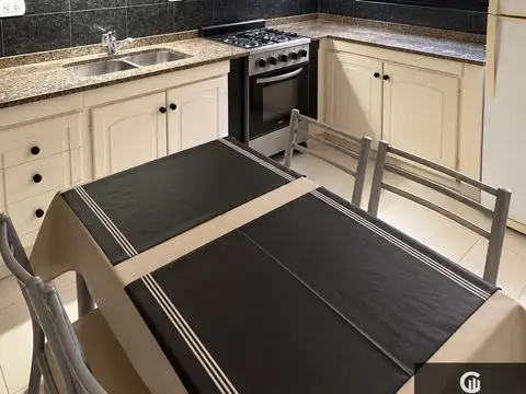 Casa 4 ambientes con 2 baños