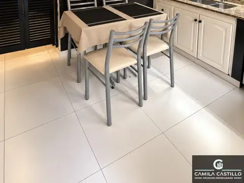 Casa en Alquiler con 1 cochera