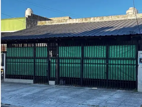 Casa Chalet  en Venta en El Palomar, Morón, G.B.A. Zona Oeste