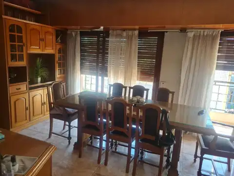 Casa 6 ambientes con 1 baño