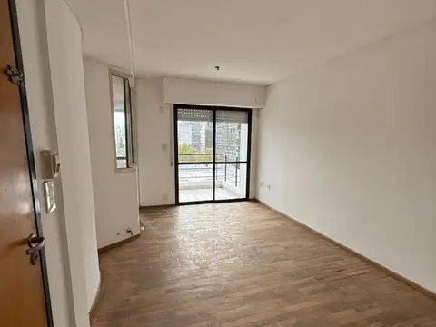 VENTA semipiso Externo con amplio balcon al frente Pisos parquet  baño con bañera Calidad CERROS