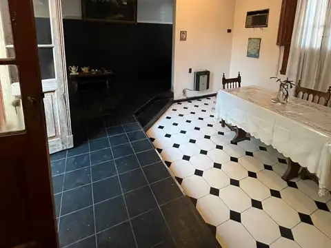 VENTA CASA 3 DORMITORIOS PATIO Y TERRAZA PICHINCHA