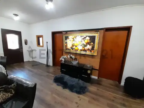 Venta de Casa 4 Ambientes con Cochera en Gerli