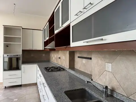 Ferreyra al 700