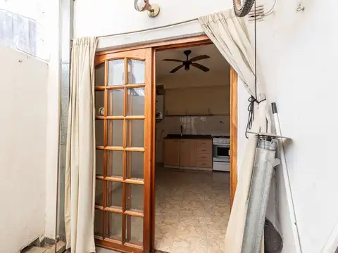 Venta Ph 2 ambientes con patio Lomas del mirador