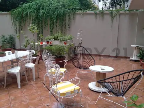 Venta departamento 5 ambientes, patio, cochera y baulera Barrancas de Belgrano ¡OPORTUNIDAD!