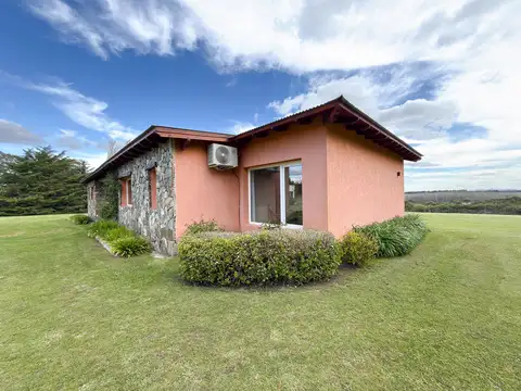 CASA EN VENTA AMPLIO PARQUE ZONA DON BOSCO TANDIL