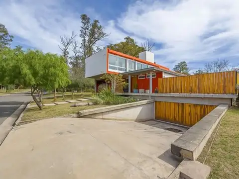 ALQUILER DE CASA EN VALLE ESCONDIDO JARDIN INGLES