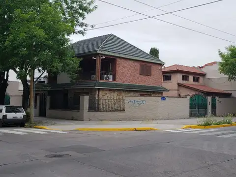 2 Propiedades unidas con Lotes de 12,07 x 24,05  y  9,02 x 24,06. Ideal  Uso Comercial y Vivienda