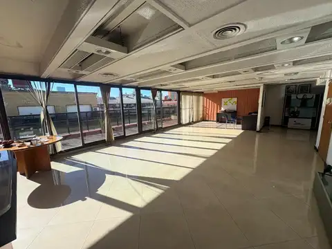 Alquiler! Piso de oficinas con cocheras y excelente conectividad, a metros del Obelisco