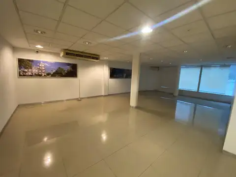 Local en Alquiler en Pilar, USD 7.000