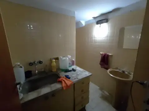 Casa en venta - 1 Dormitorio 3 Baños - Local - Villa Gesell