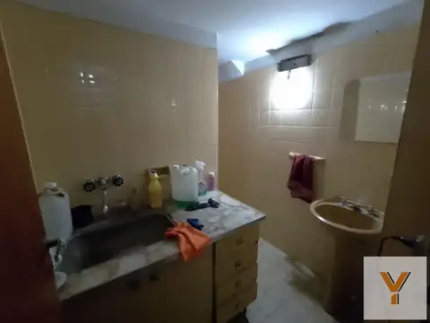 Casa en venta - 1 Dormitorio 3 Baños - Local - Villa Gesell