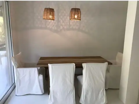 Casa en Alquiler en Garin-Centro, USD 2.300