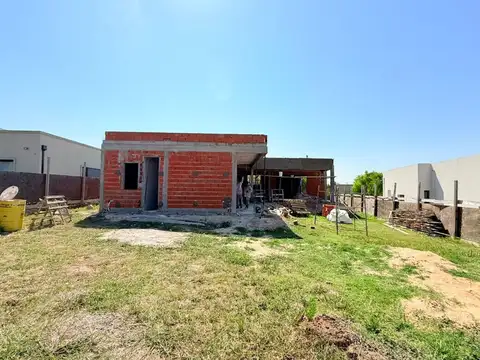 VENTA CASA SAN SEBASTIAN ESCOBAR 4 AMBIENTES