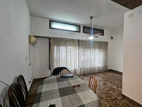 Depto Tipo Casa en Alquiler con 1 cocheras