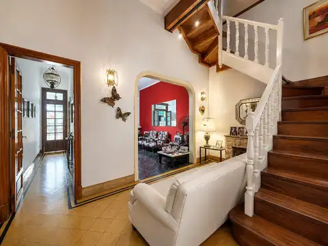 EN VENTA - CASA 3 DORMITORIOS CON COCHERA A RECICLAR IDEAL CONSTRUCTORAS - LOURDES, ROSARIO