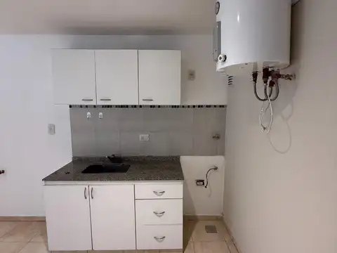 Departamento en Alquiler en Zona U.N.N.E, $ 400.000