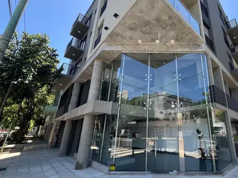 Oficina 2 ambientes con 3 baños