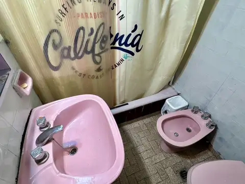 Depto Tipo Casa 6 ambientes con 2 baños