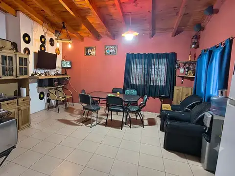 CASA QUINTA EN COMPLEJO PRIVADO. COLONIA RODAS