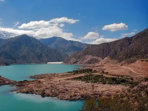 VENTA LOTE FRENTE AL PERILAGO EN POTRERILLOS