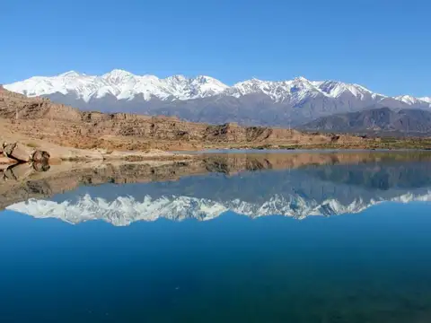 VENTA LOTE FRENTE AL PERILAGO EN POTRERILLOS