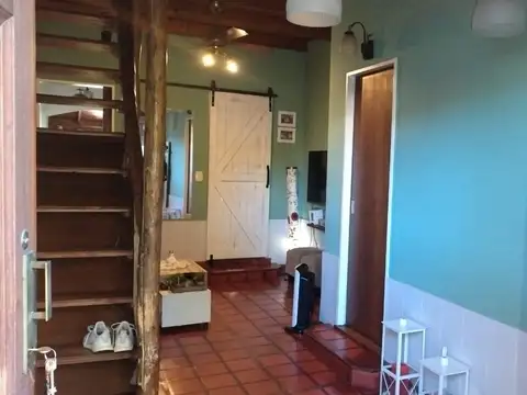 Dúplex de 4 ambientes con parque y quincho a 300 m de Av. Santa Rosa (GD-114)