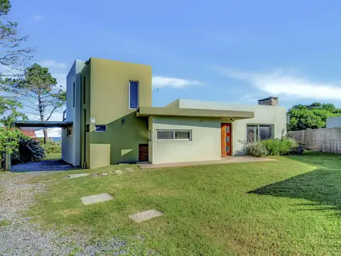 VENTA CASA 3 DORMITORIOS PUNTA COLORADA