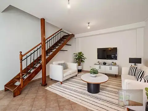 Venta PH 2 Ambientes con patio y terraza sin expensas. Villa Urquiza