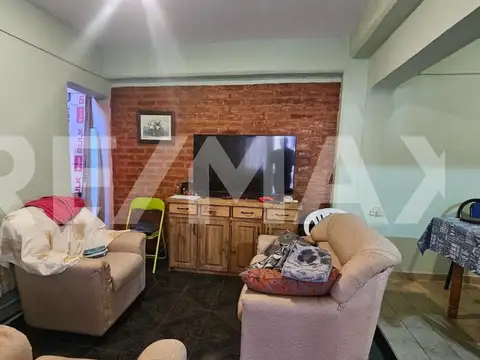 CASA 4 DORMITORIOS CON AMPLIACION EN CENTENARIO