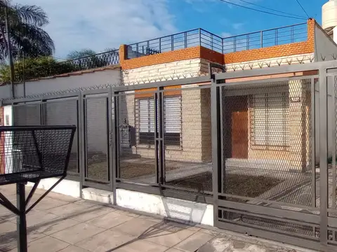 Casa Americana 3 Ambientes en Venta - Castelar Sur