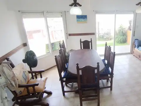 Depto Tipo Casa 3 ambientes con 2 baños