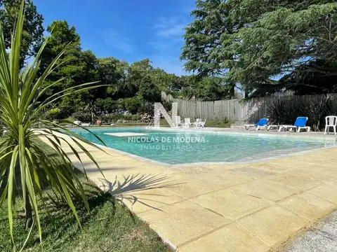 Hermosa casa de 4 dormitorios en excelente estado, Jardines de Cordoba. Punta del Este