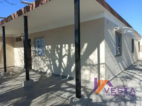Casa 5 ambientes con 1 baño