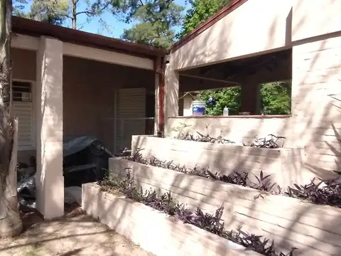 Casa en Alquiler con 1 cochera