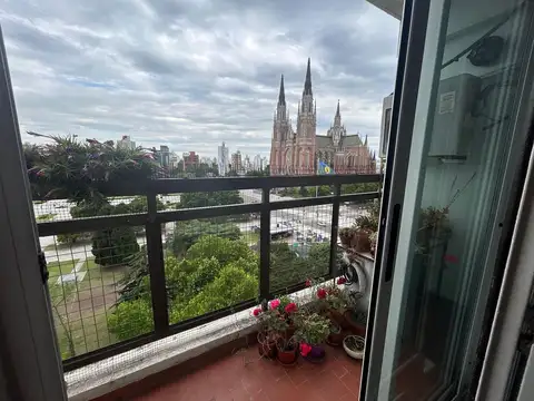 DEPARTAMENTO 3 DORMITORIOS EN VENTA PLAZA MORENO