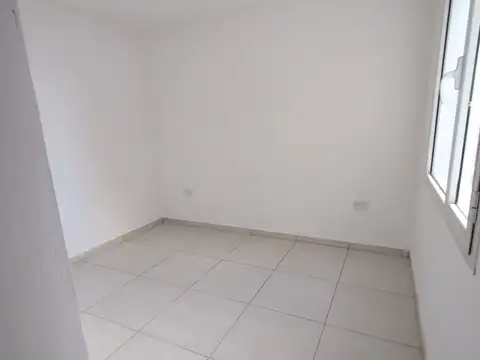 Depto Tipo Casa en Venta en General Roca, USD 44.000