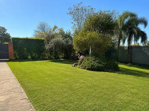 Venta Casa Lote Villa Udaondo Leloir 900m2 + Casa 70m2 + Quincho + Piscina