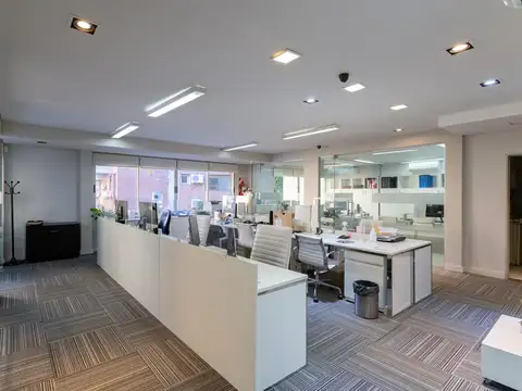 Oficina en Venta con 10 cocheras