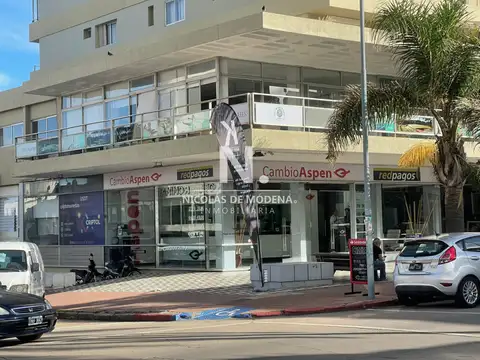 Local en Venta en Península, USD 1.300.000