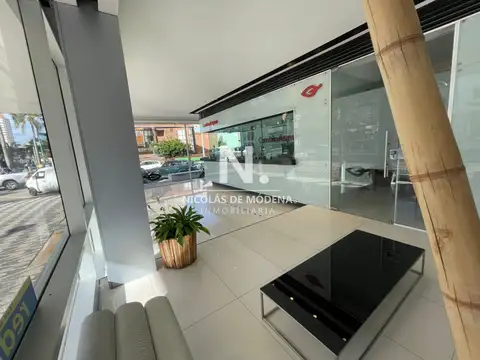 Local en Venta en Península, USD 1.300.000