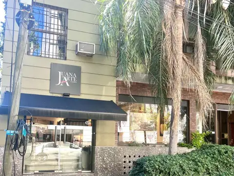 EXCELNTE LOCAL CON COCHERAS Y BAULERAS PRÓXIMO ESTACIÓN